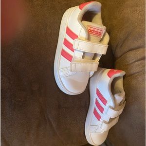 Girls kids shoes Adidas